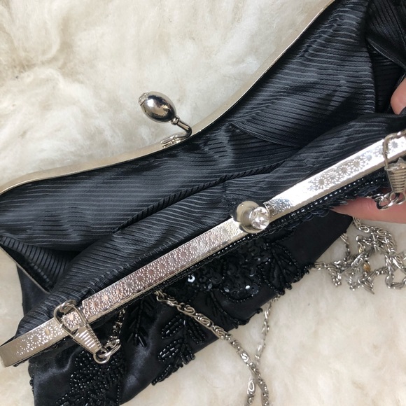 Vintage Hand Embroidered Crossbody Clutch - Picture 4 of 4